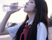 清纯高冷女生头像侧脸